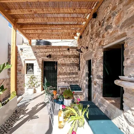 Daire Dreaming Of Greece *